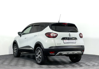 Подержанный автомобиль Renault Kaptur 2017 года (7 фото)