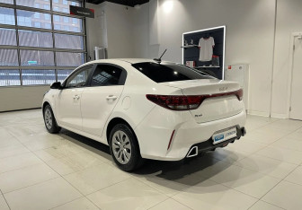 Подержанный автомобиль Kia Rio Sedan 2021 года (6 фото)