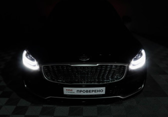 Подержанный автомобиль Kia K900 2019 года (18 фото)