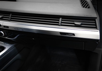 Подержанный автомобиль Audi Q7 2016 года (29 фото)