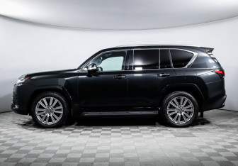 Подержанный автомобиль Lexus LX 2024 года (8 фото)