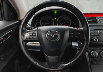 Подержанный автомобиль Mazda 6 Sedan 2010 года (12 фото)