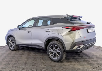 Подержанный автомобиль Omoda C5 2024 года (7 фото)