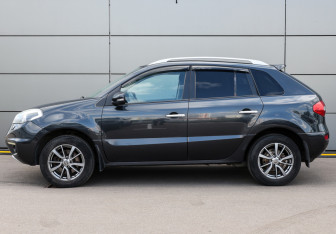 Подержанный автомобиль Renault Koleos 2013 года (8 фото)