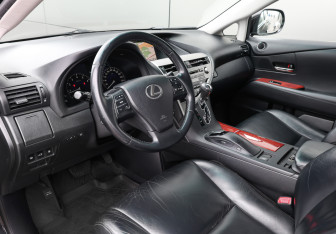 Подержанный автомобиль Lexus RX 2011 года (16 фото)