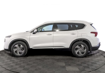 Подержанный автомобиль Hyundai Santa Fe 2021 года (8 фото)