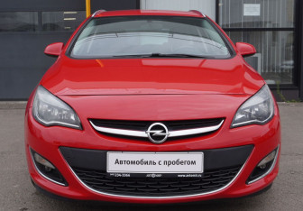 Подержанный автомобиль Opel Astra Wagon 2013 года (2 фото)