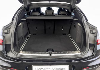 Подержанный автомобиль BMW X4 2020 года (10 фото)