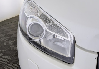 Подержанный автомобиль Nissan Qashqai 2013 года (11 фото)