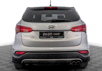 Подержанный автомобиль Hyundai Santa Fe 2012 года (6 фото)