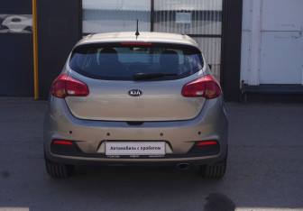 Подержанный автомобиль Kia Ceed Hatchback 2012 года (6 фото)