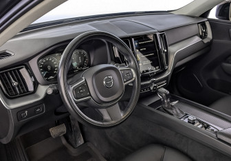 Подержанный автомобиль Volvo XC60 2021 года (15 фото)