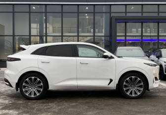 Подержанный автомобиль Changan UNI-K 2022 года (4 фото)