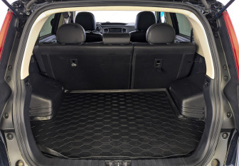 Подержанный автомобиль Geely Emgrand X7 2018 года (10 фото)