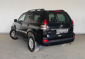 Подержанный автомобиль Toyota Land Cruiser Prado 2008 года (6 фото)