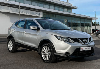 Подержанный автомобиль Nissan Qashqai 2015 года (3 фото)