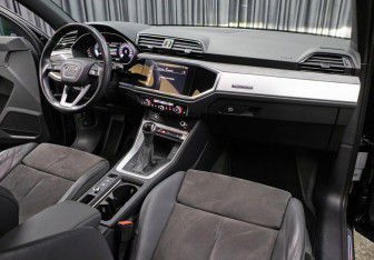 Подержанный автомобиль Audi Q3 2020 года (11 фото)