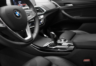 Подержанный автомобиль BMW X3 2017 года (7 фото)