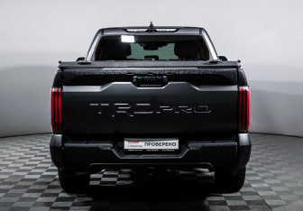 Подержанный автомобиль Toyota Tundra 2023 года (6 фото)