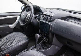 Подержанный автомобиль Nissan Terrano 2014 года (9 фото)