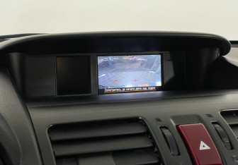 Подержанный автомобиль Subaru XV 2014 года (15 фото)