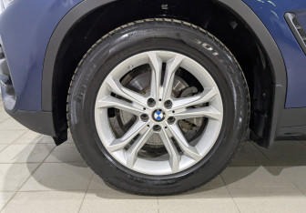 Подержанный автомобиль BMW X3 2020 года (12 фото)