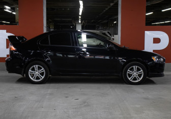 Подержанный автомобиль Mitsubishi Lancer Sedan 2007 года (4 фото)