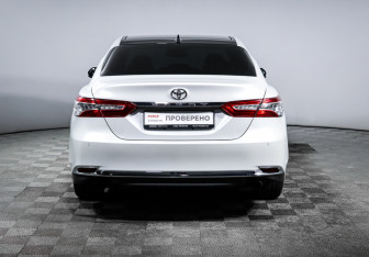 Подержанный автомобиль Toyota Camry Sedan 2023 года (6 фото)