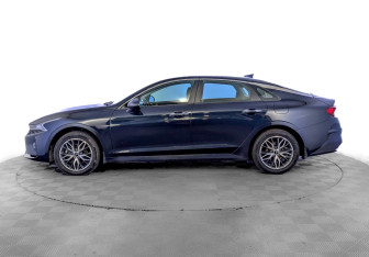 Подержанный автомобиль Kia K5 2021 года (8 фото)