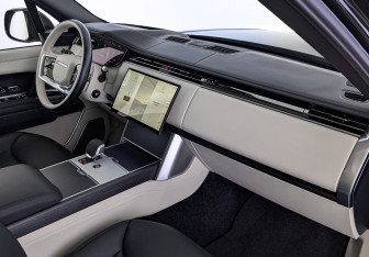 Подержанный автомобиль Land Rover Range Rover 2024 года (13 фото)
