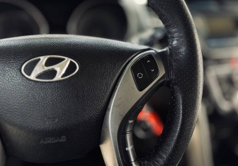 Подержанный автомобиль Hyundai i30 Wagon 2013 года (13 фото)