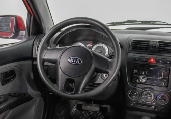 Подержанный автомобиль Kia Picanto 2010 года (15 фото)