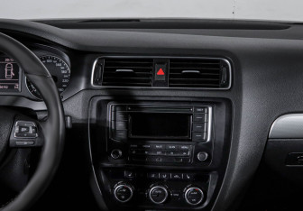Подержанный автомобиль Volkswagen Jetta Sedan 2013 года (13 фото)