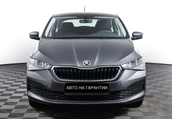 Подержанный автомобиль Skoda Rapid Liftback 2022 года (2 фото)
