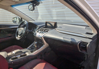 Подержанный автомобиль Lexus NX 2018 года (11 фото)