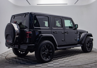 Подержанный автомобиль Jeep Wrangler 2021 года (5 фото)