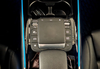 Подержанный автомобиль Mercedes-Benz GLB 2020 года (16 фото)