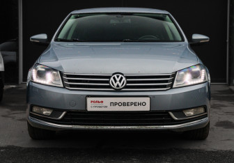 Подержанный автомобиль Volkswagen Passat Sedan 2012 года (2 фото)