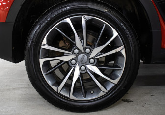 Подержанный автомобиль Geely Coolray 2020 года (25 фото)