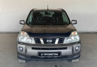 Подержанный автомобиль Nissan X-Trail 2010 года (2 фото)