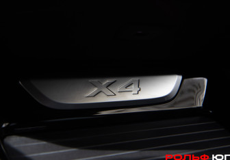 Подержанный автомобиль BMW X4 2019 года (24 фото)