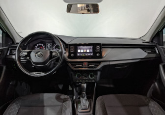 Подержанный автомобиль Skoda Rapid Liftback 2021 года (14 фото)