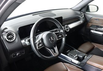 Подержанный автомобиль Mercedes-Benz GLB 2021 года (9 фото)