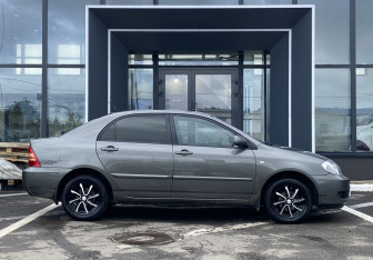 Подержанный автомобиль Toyota Corolla Sedan 2006 года (4 фото)