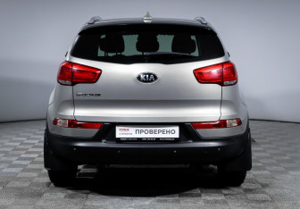 Подержанный автомобиль Kia Sportage 2015 года (6 фото)