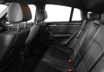 Подержанный автомобиль BMW X4 2016 года (14 фото)