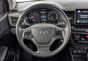 Подержанный автомобиль Hyundai Solaris Sedan 2022 года (22 фото)