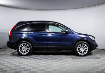 Подержанный автомобиль Honda CR-V 2007 года (4 фото)