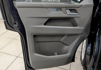 Подержанный автомобиль Volkswagen Caravelle 2020 года (18 фото)