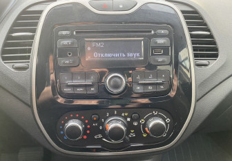 Подержанный автомобиль Renault Kaptur 2016 года (14 фото)